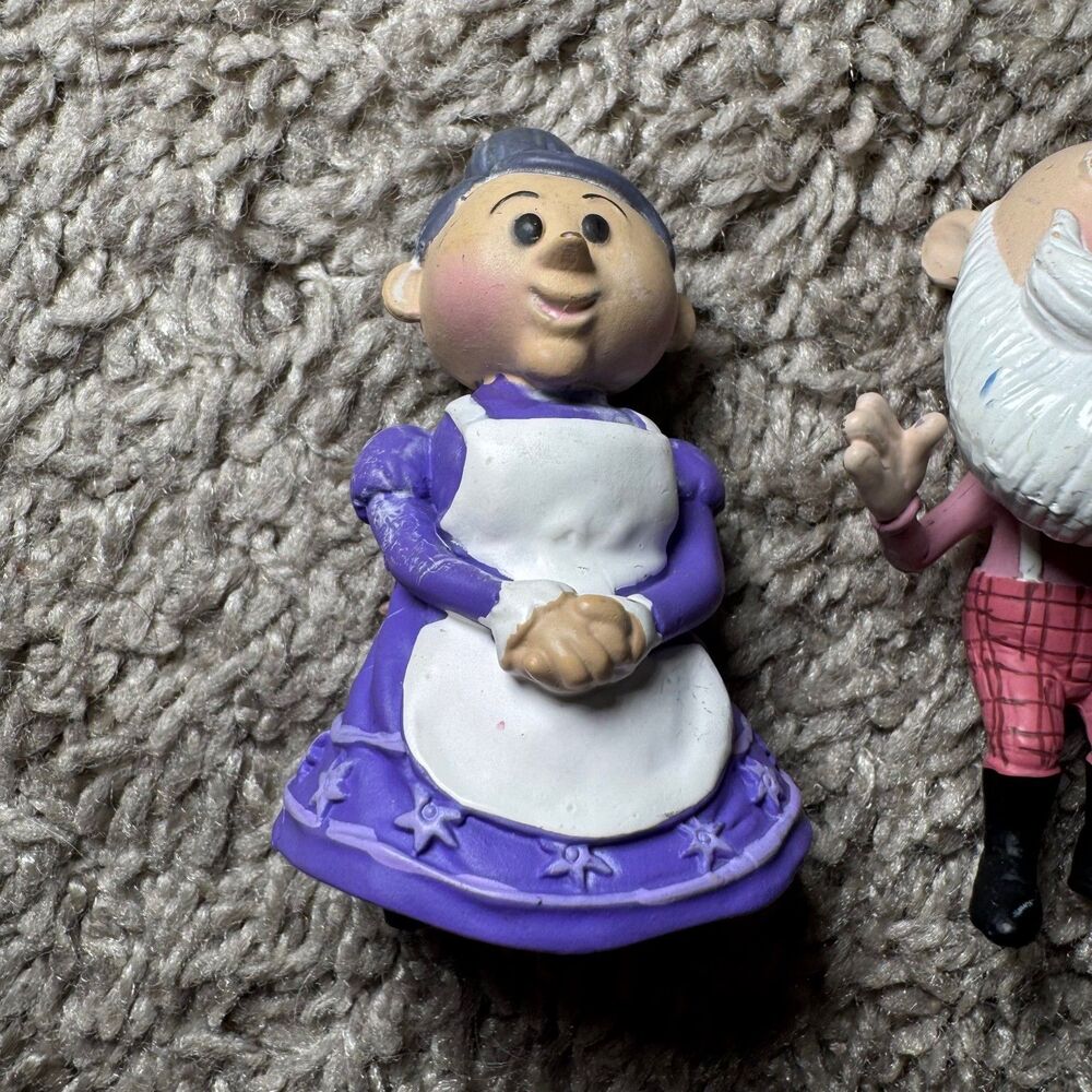 Vintage Playing Mantis Santa Mrs. Claus Figures Rudolph The Red-Nosed Reindeer - Picture 3 of 6